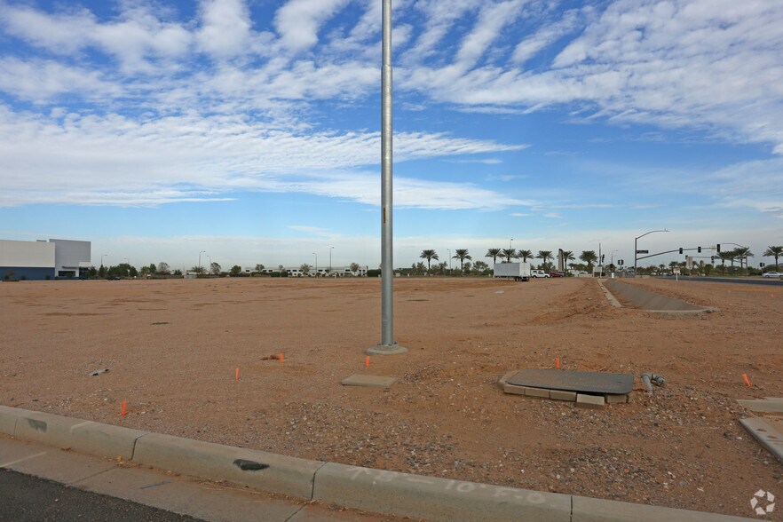 1925 E Germann Rd, Chandler, AZ à louer - Photo du bâtiment - Image 3 de 3
