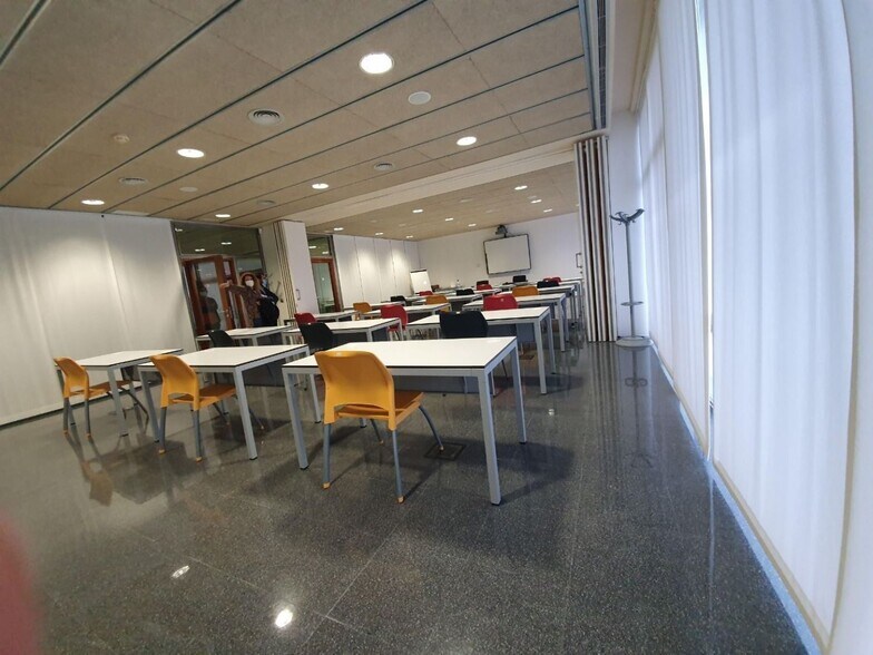 Office in La Rinconada for lease - Building Photo - Image 1 of 11