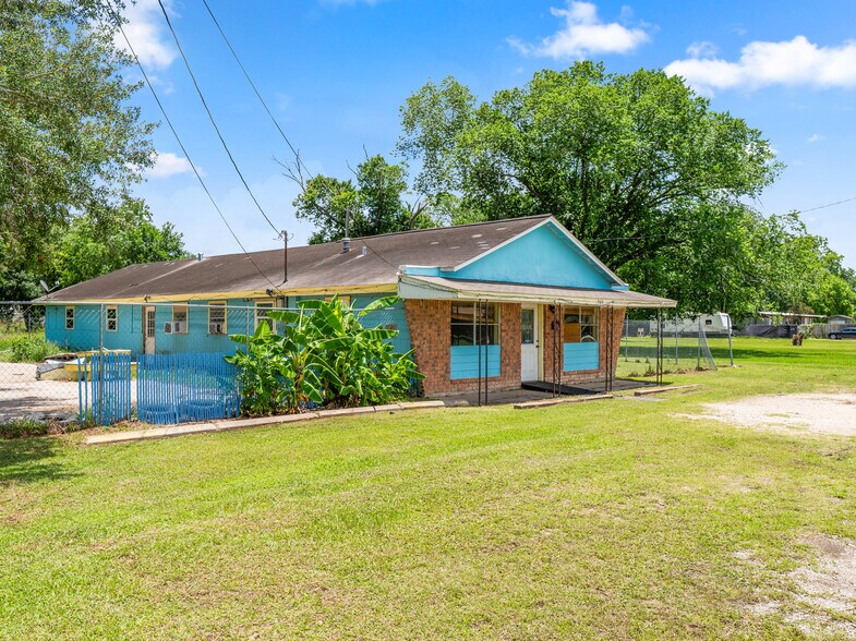 909 Avenue C, Bay City, TX à vendre - Photo du bâtiment - Image 1 de 5