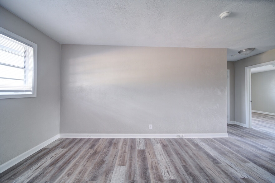 915 E 2nd St, Winston-Salem, NC à vendre - Photo du bâtiment - Image 3 de 19