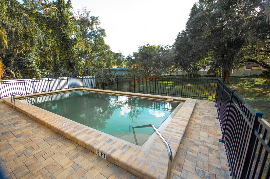 12216 N 59th St, Tampa, FL à vendre - Photo du bâtiment - Image 3 de 26