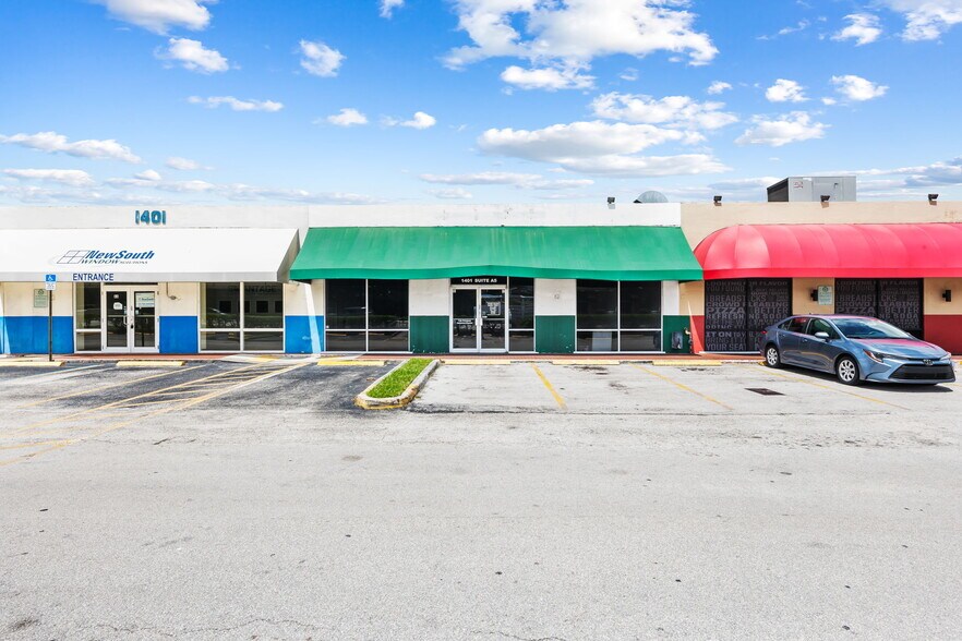 1401 S State Road 7, North Lauderdale, FL à louer - Photo du bâtiment - Image 2 de 15