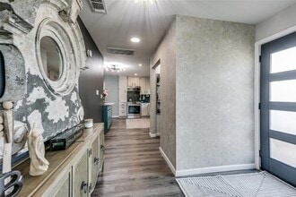 407 E Broad St, Forney, TX for sale Interior Photo- Image 2 of 17