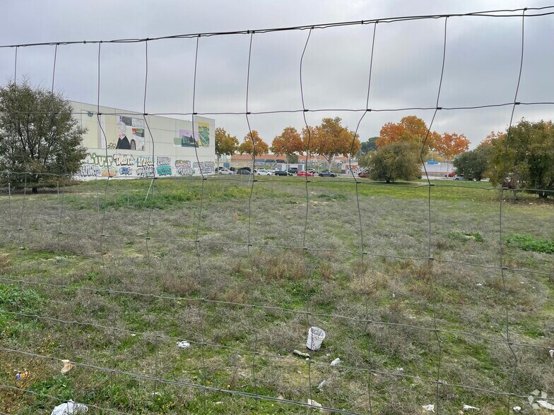 Calle San Mamés, 55, Madrid, Madrid à vendre - Photo du bâtiment - Image 2 de 2