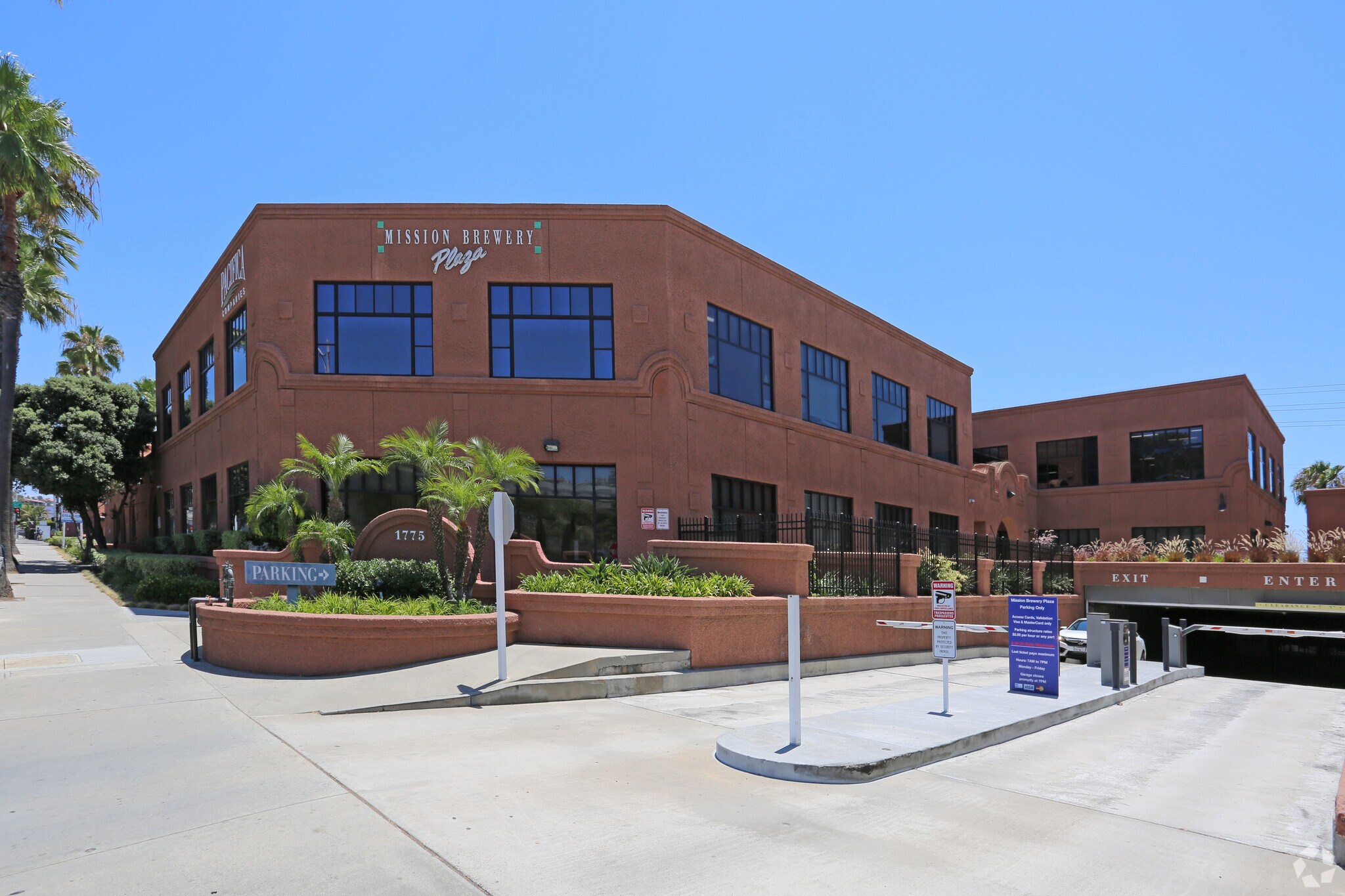 1775 Hancock St, San Diego, CA à louer Photo principale- Image 1 de 6