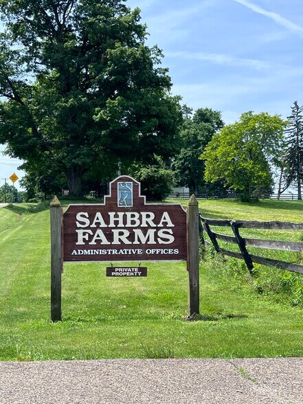 8261 Diagonal Rd, Streetsboro, OH à louer - Photo du bâtiment - Image 2 de 8