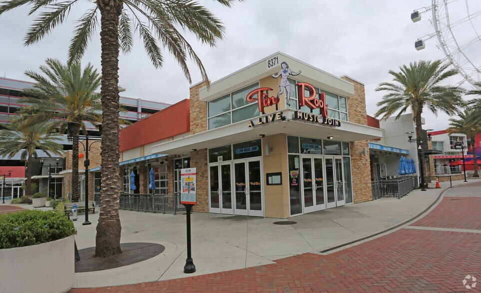 8387 International Dr, Orlando, FL à louer - Photo du bâtiment - Image 2 de 4