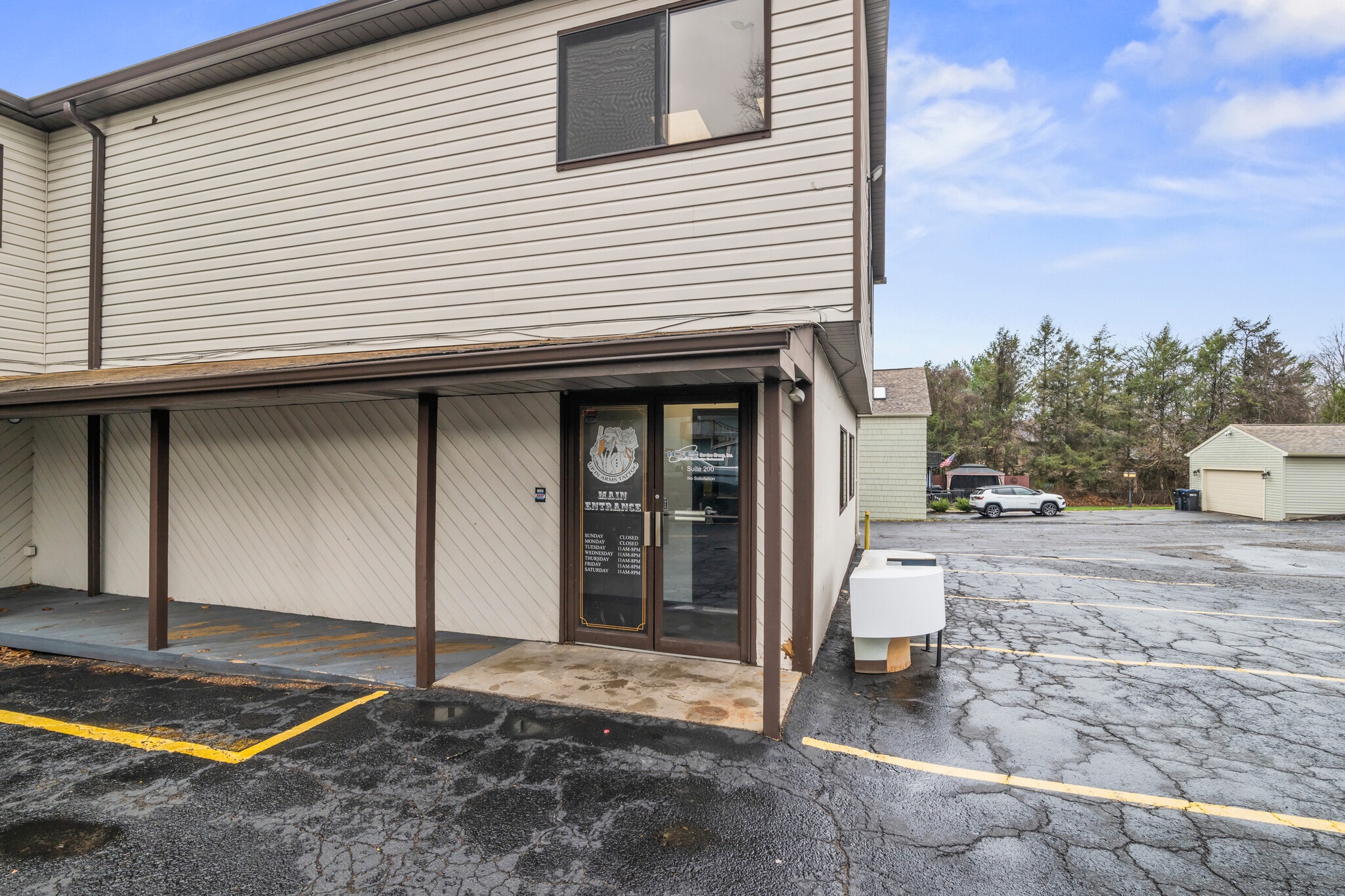 238 Moon Clinton Rd, Coraopolis, PA for lease Building Photo- Image 1 of 15