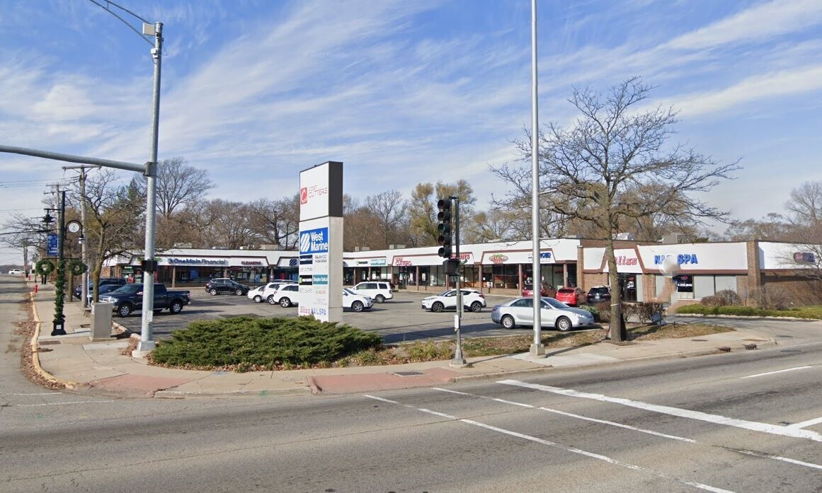 2 W Grand Ave, Fox Lake, IL for lease Primary Photo- Image 1 of 4
