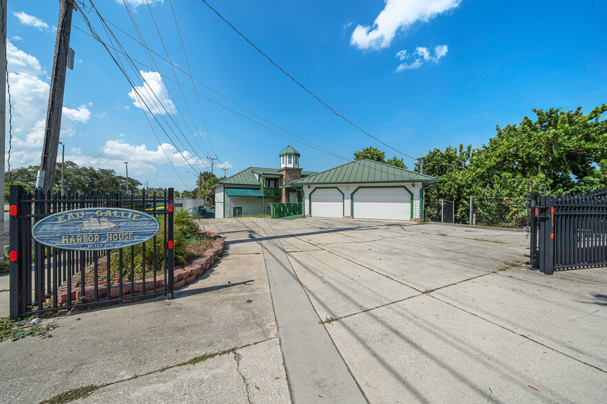 973 N Harbor City Blvd, Melbourne, FL à vendre - Photo du b timent - Image 3 de 60