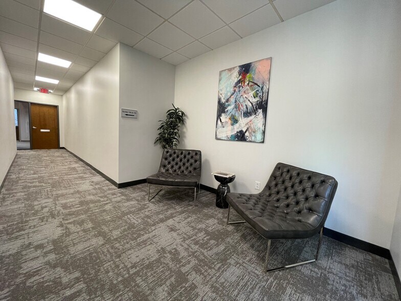 3739 National Dr, Raleigh, NC à louer - Photo du bâtiment - Image 3 de 11