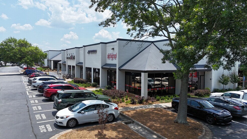 999 Mansell Rd, Roswell, GA à louer - Photo du bâtiment - Image 3 de 12