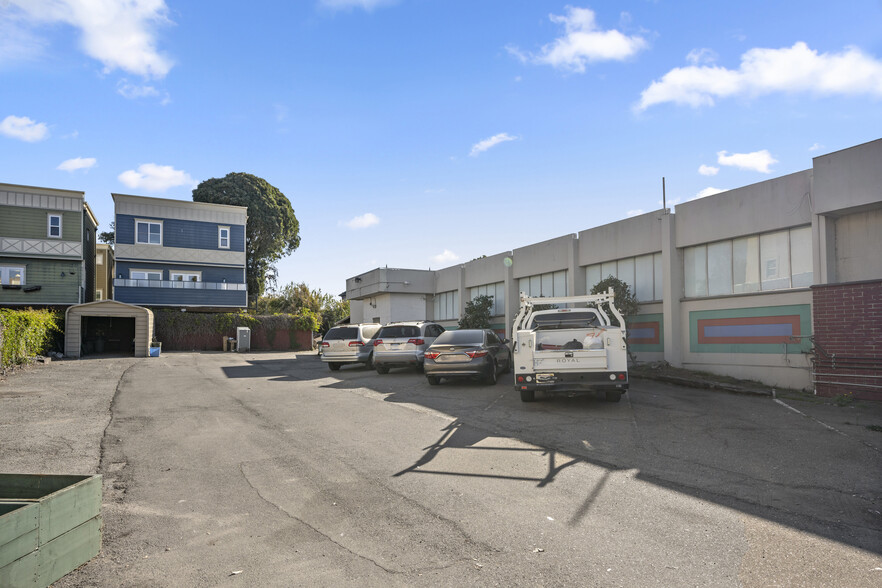 5920 San Pablo Ave, Oakland, CA à louer - Photo du bâtiment - Image 2 de 3