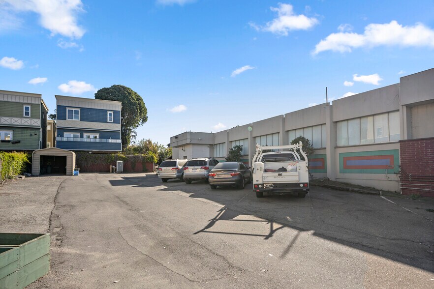 5920 San Pablo Ave, Oakland, CA à louer - Photo du bâtiment - Image 2 de 3