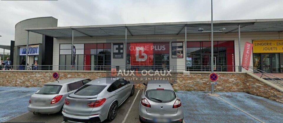 Retail in Nîmes for lease - Building Photo - Image 1 of 3