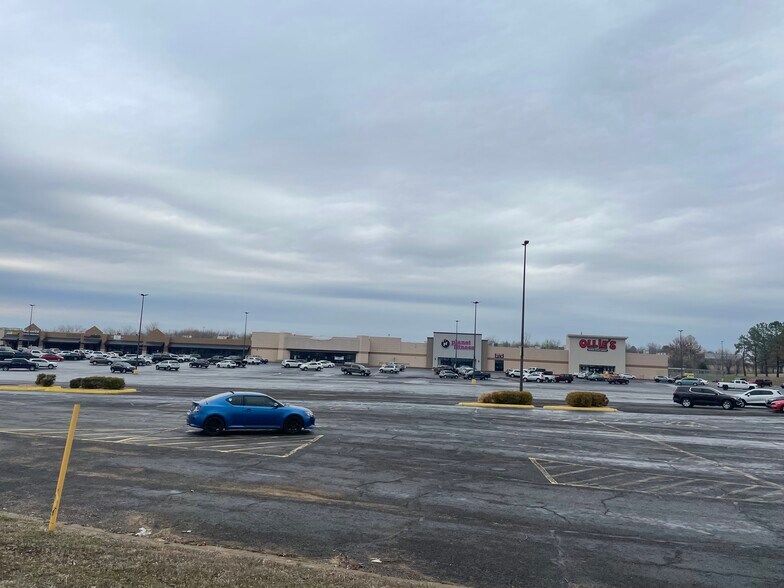 2408 E Shawnee Rd, Muskogee, OK à louer - Photo du bâtiment - Image 2 de 6