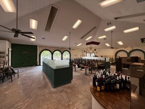 7800 Blind Pass Rd, Saint Pete Beach, FL for lease Interior Photo- Image 2 of 10