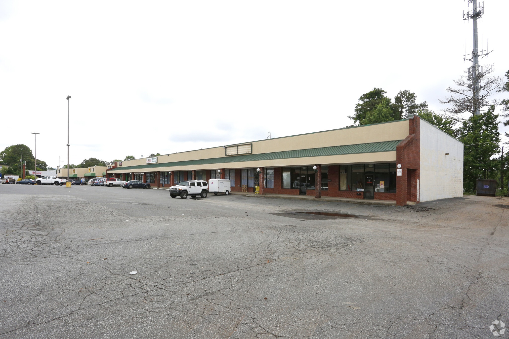 9740 Main St, Woodstock, GA for lease Primary Photo- Image 1 of 3
