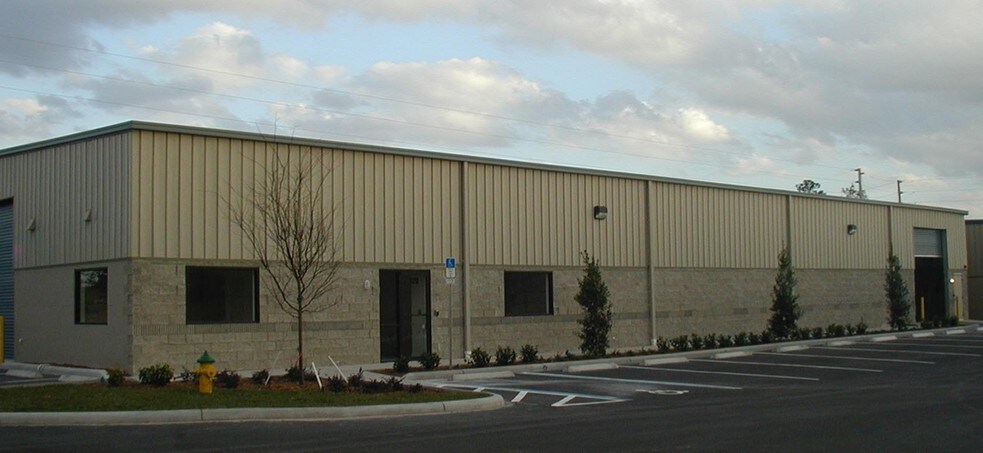 160-220 Springview Commerce Dr, DeBary, FL for sale - Building Photo - Image 3 of 7