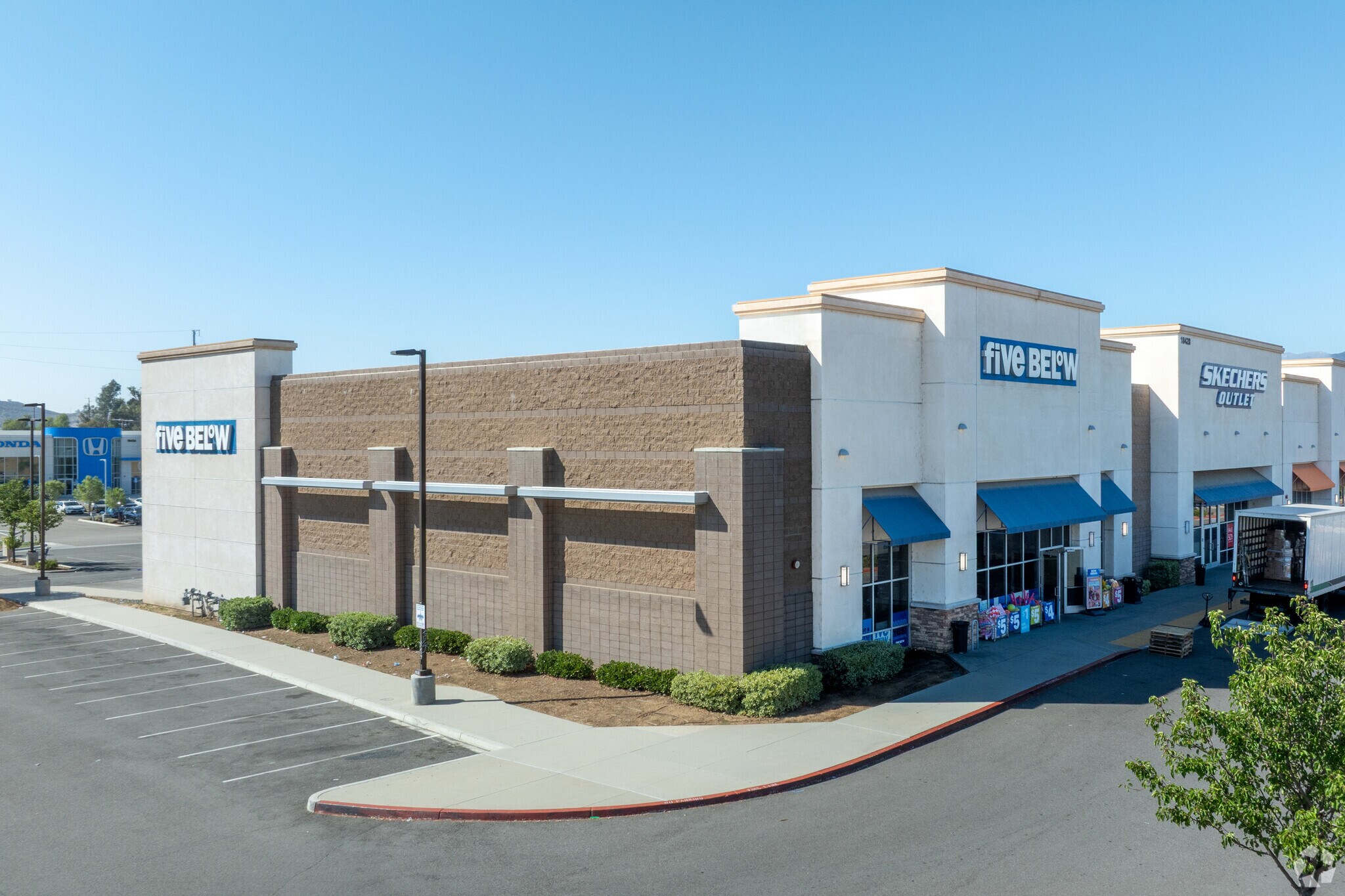 18428 Collier Ave, Lake Elsinore, CA for sale Primary Photo- Image 1 of 1