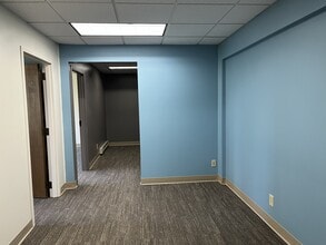2727 N Grandview Blvd, Waukesha, WI for lease Interior Photo- Image 1 of 4