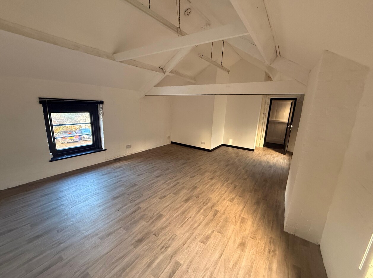 Station Rd, Abergavenny for lease Interior Photo- Image 1 of 2