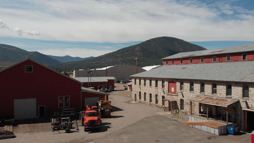 9257 Bonner Mill Rd, Missoula, MT à louer - Photo du bâtiment - Image 2 de 21