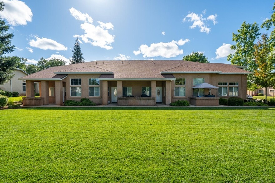 1299 Heavenly Oak Ln, Redding, CA for sale - Building Photo - Image 2 of 5