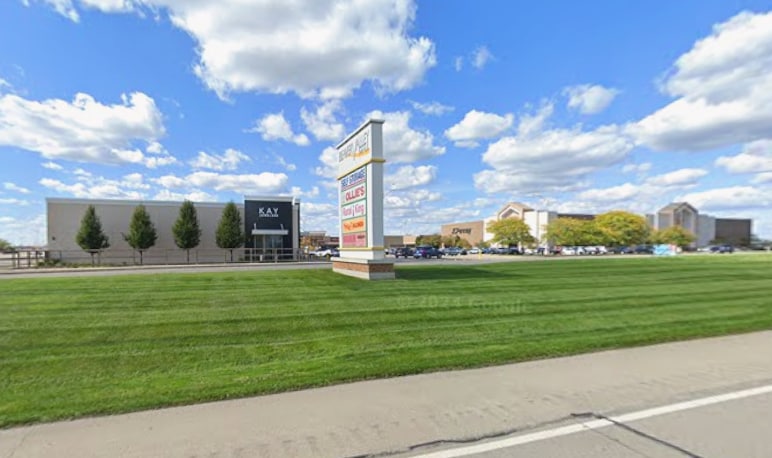 200 Beaver Valley Mall, Monaca, PA for lease - Building Photo - Image 2 of 8