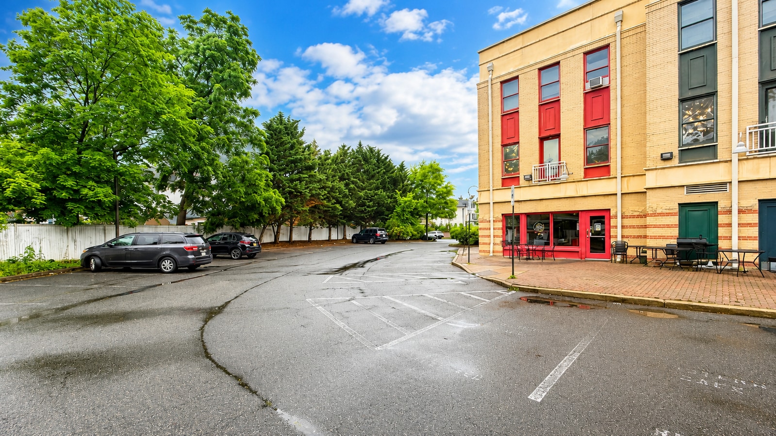 2300 N Pershing Dr, Arlington, VA 22201 - Unit B - - Interior Photo - Image 2 of 33