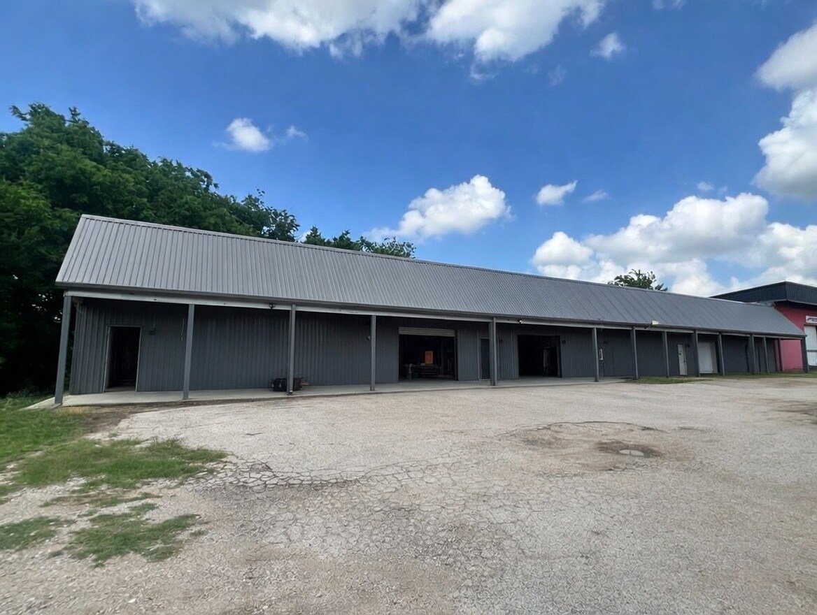 3228 Fort Worth Dr, Denton, TX for lease Building Photo- Image 1 of 1