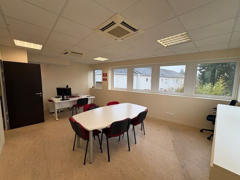 Office in Orléans for lease - Interior Photo - Image 3 of 8