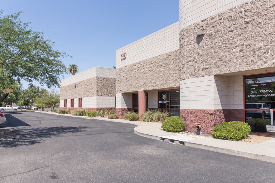 4121 E Valley Auto Dr, Mesa, AZ à vendre - Photo du bâtiment - Image 2 de 19