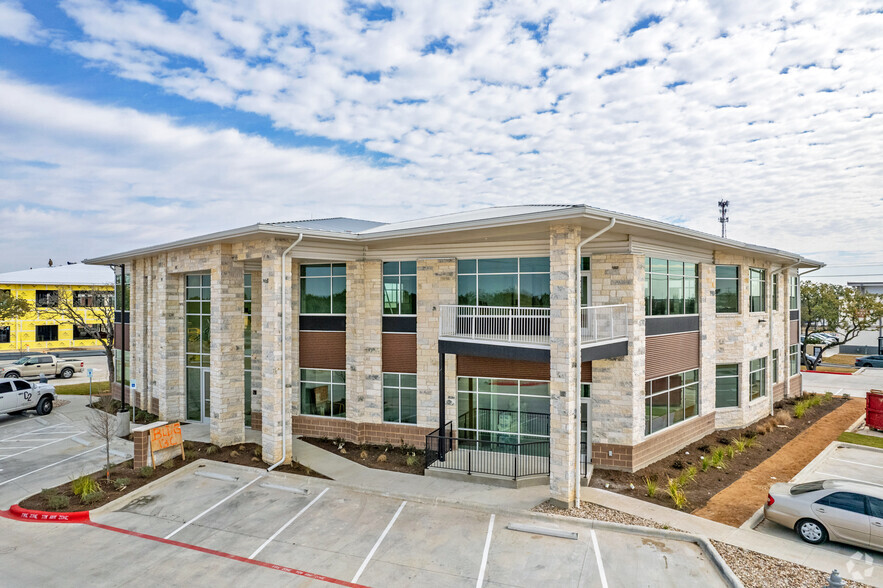 7710 N RM 620, Austin, TX for lease - Building Photo - Image 1 of 10