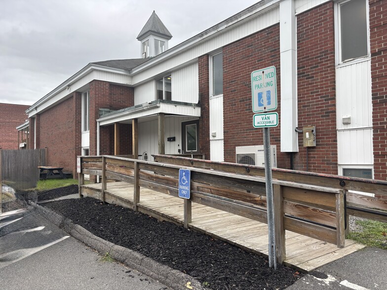 41 Wendell Ave, Pittsfield, MA à vendre - Photo du bâtiment - Image 2 de 52