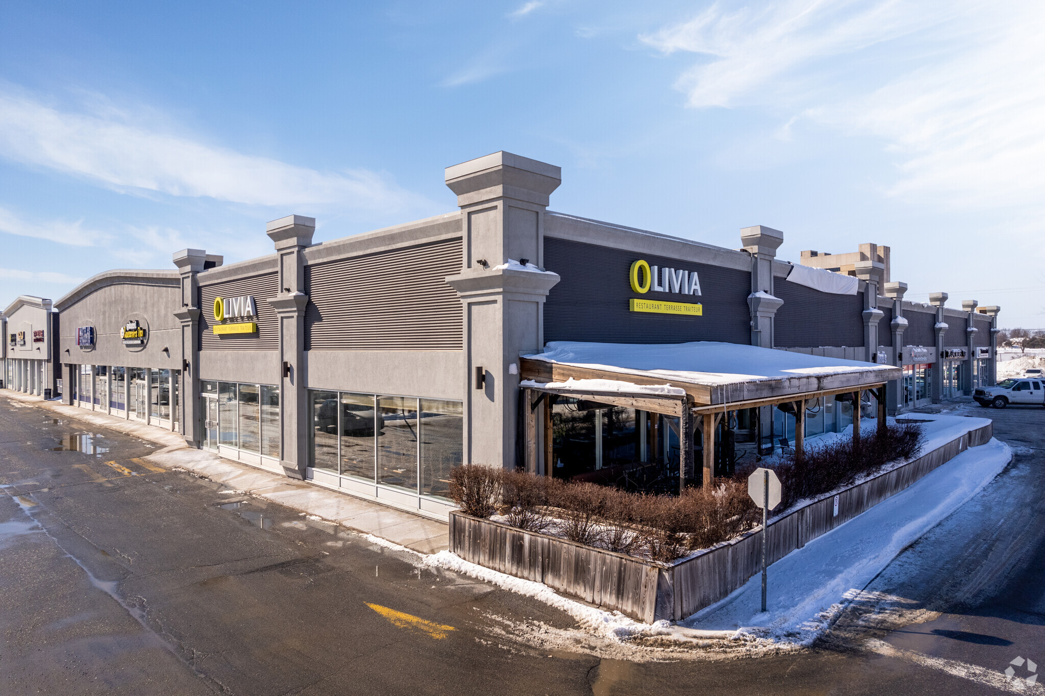 980 Av Saint-Charles, Vaudreuil-dorion, QC for lease Primary Photo- Image 1 of 6