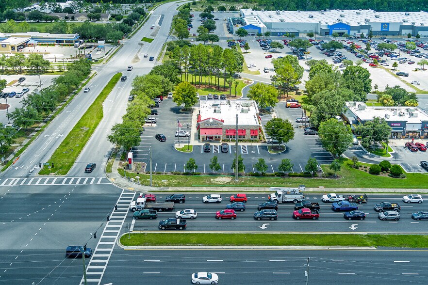 11300 N 95th Cir, Ocala, FL à vendre - Photo du bâtiment - Image 2 de 4