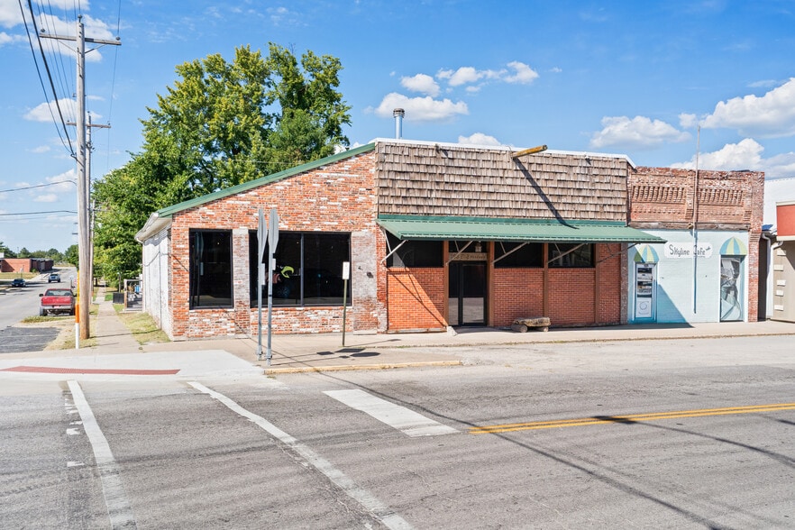 103 E Broadway, Ashland, MO for sale - Building Photo - Image 2 of 10