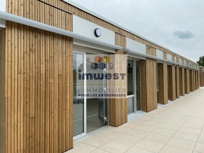 Office in Rennes for lease - Building Photo - Image 3 of 13