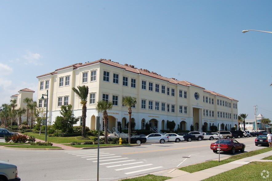 3001 Ocean Dr, Vero Beach, FL for sale - Primary Photo - Image 1 of 1