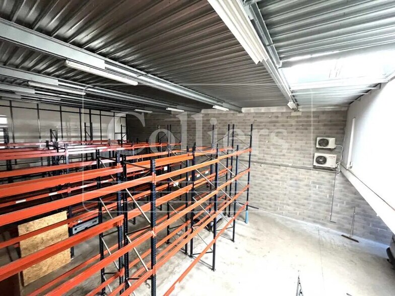 Flex in La Ciotat for lease - Interior Photo - Image 3 of 6