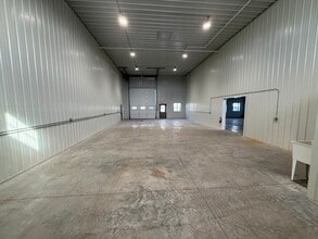 2721 S 20th Ave, Moorhead, MN for lease Building Photo- Image 2 of 2