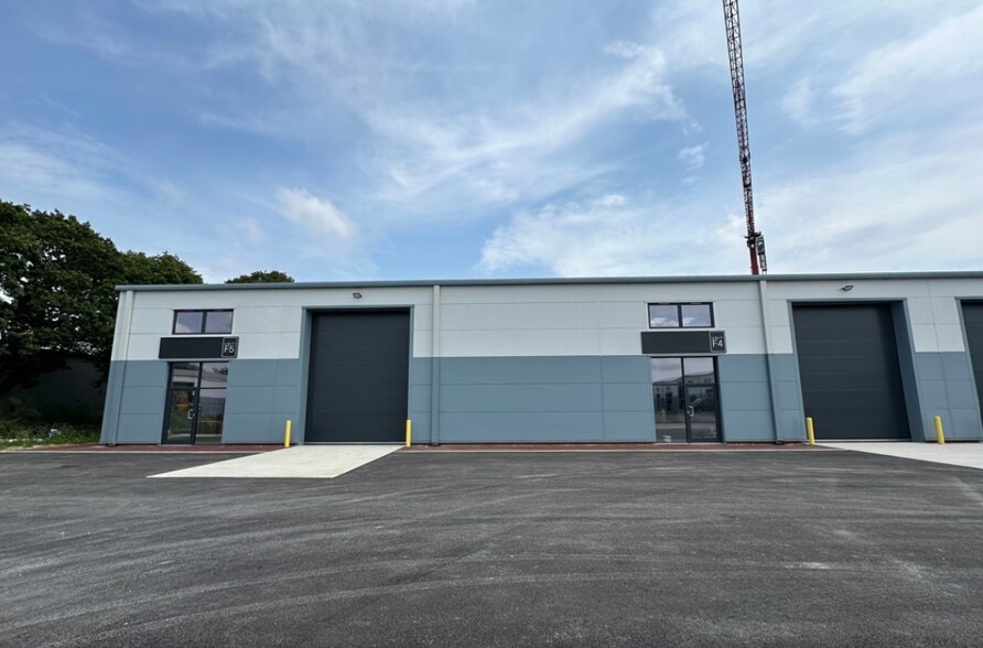 Diamond Dr, Hailsham for lease - Primary Photo - Image 1 of 2