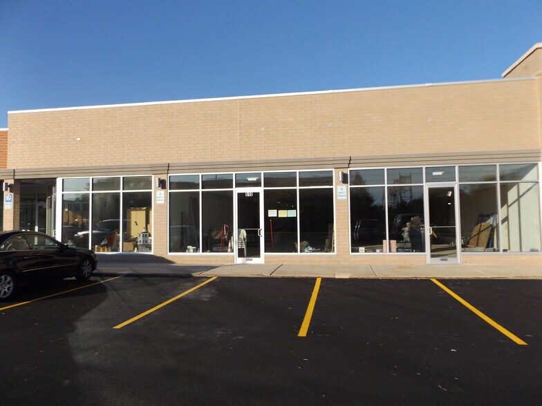 500-550 W Northwest Hwy, Arlington Heights, IL à louer - Photo du bâtiment - Image 2 de 12
