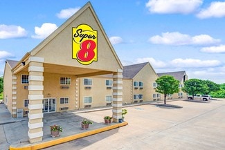 More details for 34085 Commerce Dr, De Soto, KS - Hospitality for Sale