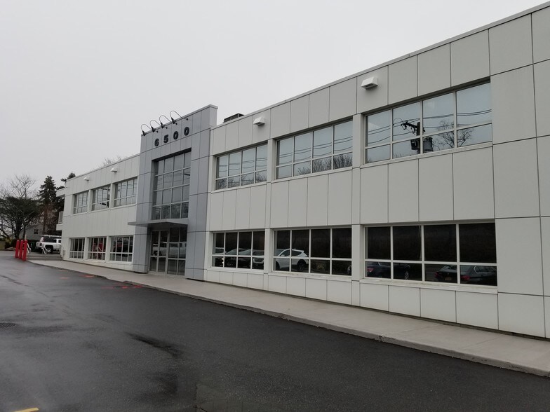 6500 Jericho Tpke, Syosset, NY à louer - Photo du bâtiment - Image 2 de 6