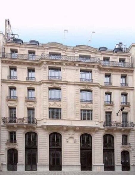 65 Rue Saint-Lazare, Paris à louer - Photo du bâtiment - Image 1 de 19