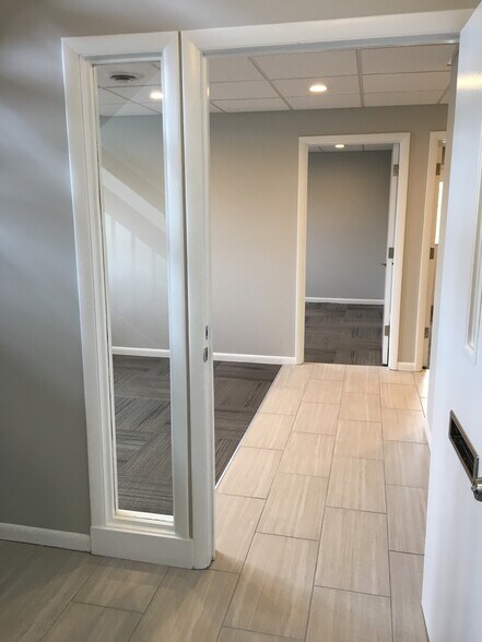 888 Long Pond Rd, Greece, NY à vendre - Photo intérieure - Image 2 de 35