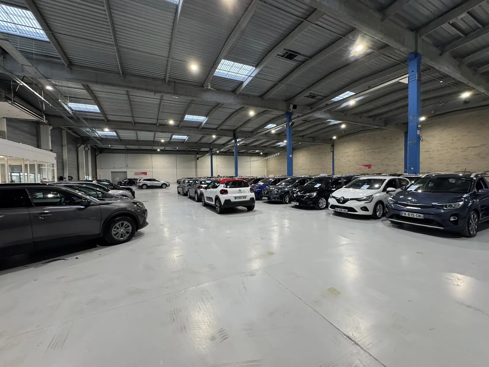 Flex in Taverny for lease Primary Photo- Image 1 of 11