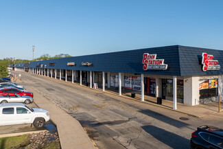 Plus de détails pour 4700 N University St, Peoria, IL - Vente au détail à louer